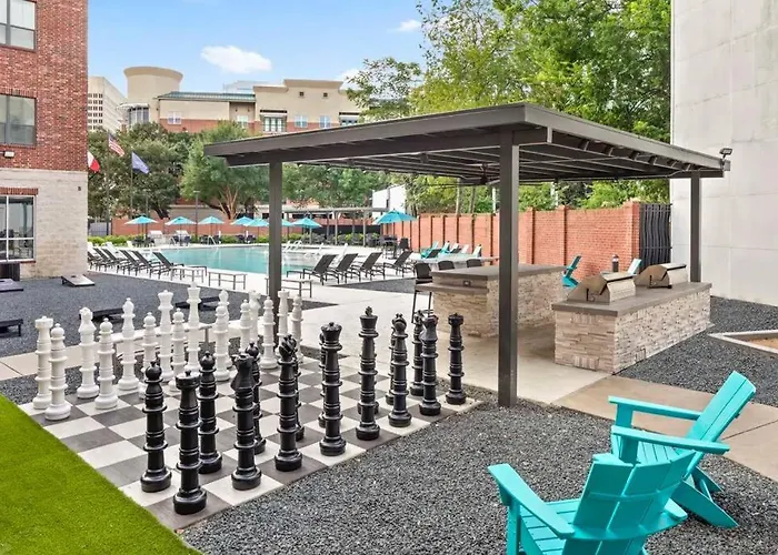Brand New 1 Bed Apt In The Heart Of Midtown